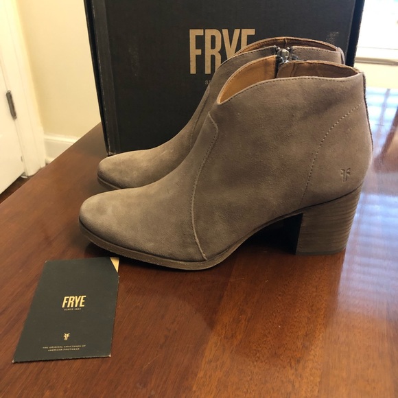 Frye Nora zip short boots 10 grey suede - Picture 5 of 6